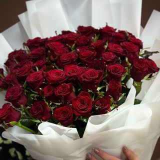 Букет з 51-ї червоної троянди 80 см