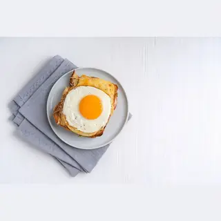 Croque Carne Con Ensalada