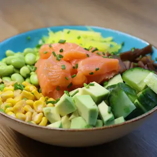 Sushi bowl łosoś
