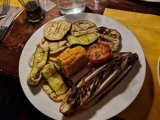 Grigliata di verdure miste di stagione