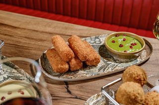 შემწვარი სულგუნის ჩხირები