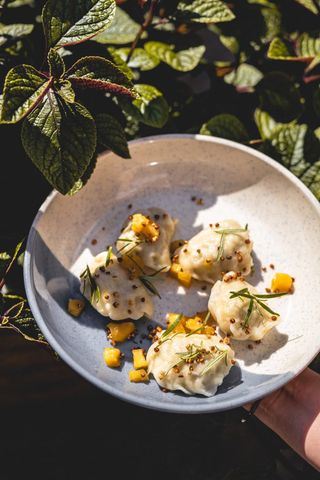 Pierogi z kaczką, kaszą gryczaną i jabłkami 5szt.