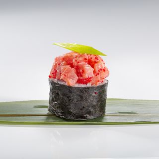 Футомакі з тунцем спайс (260г)