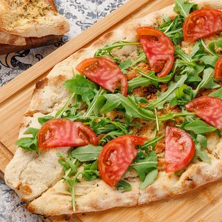 Фокачча с помидорами и рукколой /Focacciacu  roșii si rucola