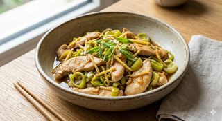 Pollo con porri e zenzero