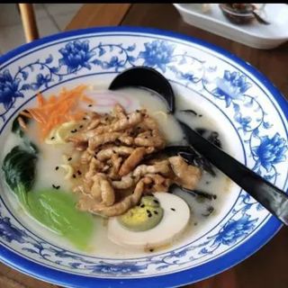 R01 Ramen con brodo di costolette di maiale