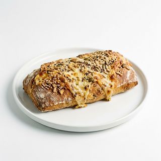 Чабата с кашкавал и семена 150г