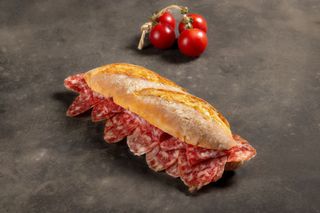 Bocadillo de salchichón ibérico