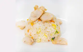 603 Riso saltato con pollo e verdure uovo salsa teriaki