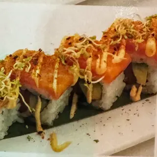 Uramaki sake picante