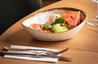 Салата с домати и моцарела