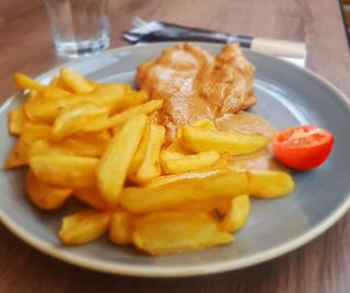 Piletina u belom sosu