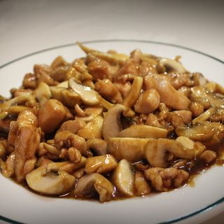 Pollo Con Champiñones