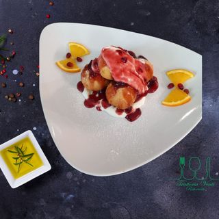 Bilute papanasi 5 buc cu smantana si dulceata de visine sau afine