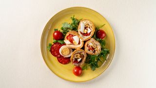 Kulen, dimljeni sir, jaje zapečena palačinka