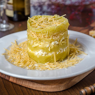 კარტოფილის პიურე 4 ყველით