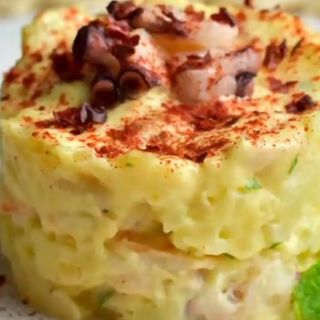 Ración De Ensaladilla De Pulpo Y Gamba