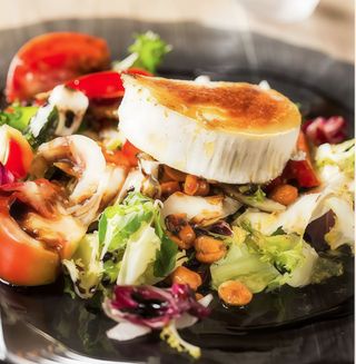 Ensalada Rulo De Cabra