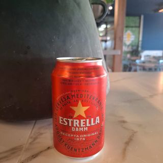 Estrella Damm lata 330ml.