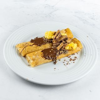 Slatka palačinka Nutella, sniker, vanilija