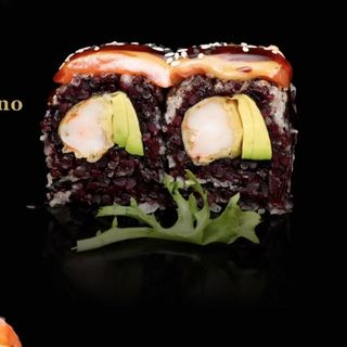 151-black roll de langostino aguacate y salmon
