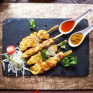 Автентични Тайландски шишчета с пилешко (180г)