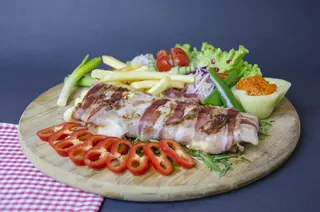 Punjena bijela vješalica 300g