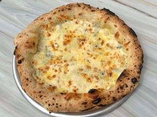 Піца Чінке формаджі (550g)