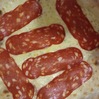 4 FORMAGGI PLUS SALAMI PIKANTNE