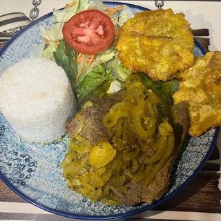 Bistec de Ternera Encebollado