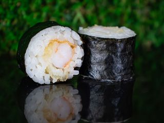 Hosomaki z krewetką w tempurze