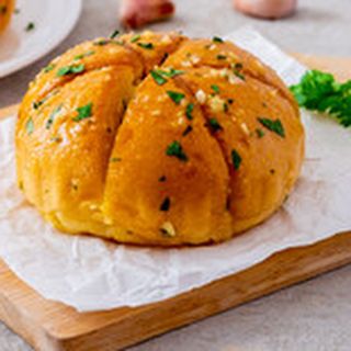 Чесново хлебче с кашкавал