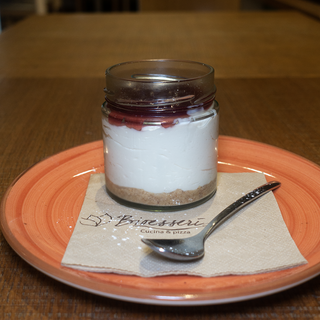 Cheesecake barattolo confettura frutti di bosco