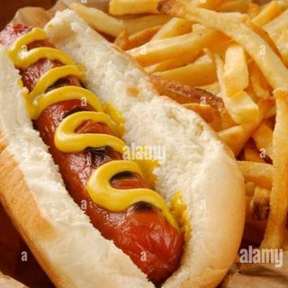 Hot dog con formaggio e patate
