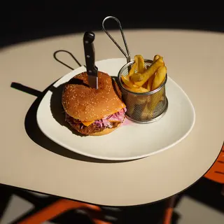 Burger sa cjepkanom junetinom 450 g