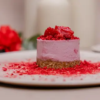Cheesecake Zmeura Raw Vegan