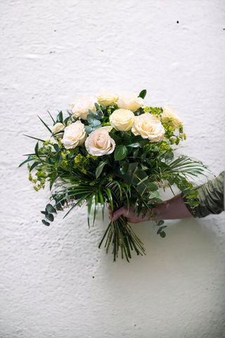 Ramo De Rosas Blancas (6 Uds.)