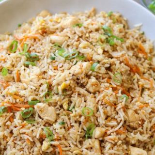 arroz frito con pollo