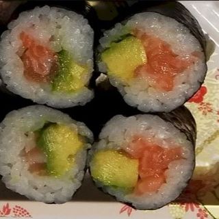 Sake Avocado Maki (6 Pzs.)