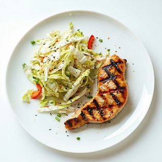 Piept de pui la gratar cu salata de varza