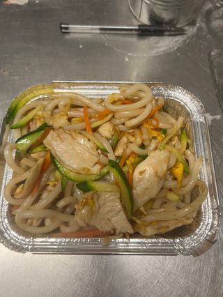 spaghetti udon con pollo鸡肉乌冬面