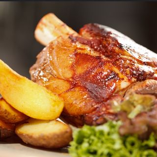 Codillo Con Guarnición