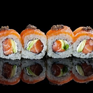 256 Salmone tartufo roll