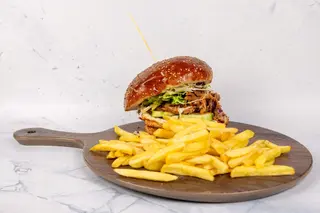Pulled pork Premium burger s krumpirićima