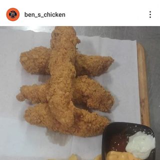 5 crispy chicken + frite mayo ketchup 