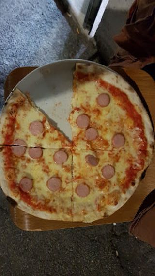 Pizza wurstel