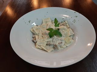 Agnolotti de trufa y ricotta 
