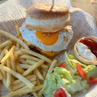 Смашбургер с яйце