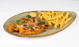 Cotoletta con crema di Pomodoro e Melanzane