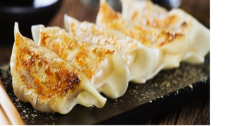 1. Gyoza giapponese di carne di maiale 4 pezzi